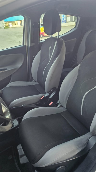 Lancia Ypsilon 1.3 MJT 16V 95 CV 5 porte S&S Elle (15)