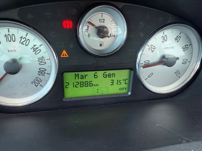 Lancia Ypsilon 1.3 MJT 75 CV Diva (10)