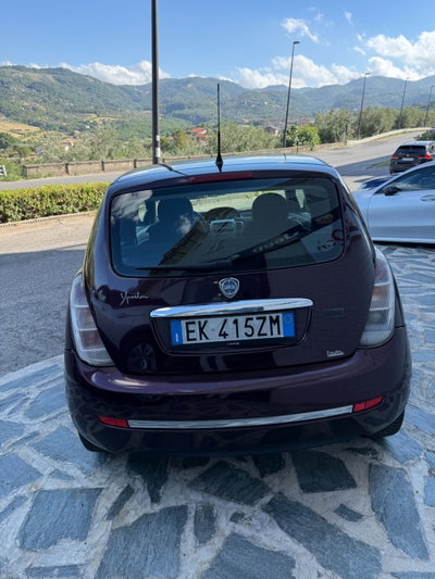 Lancia Ypsilon 1.3 MJT 75 CV Diva (4)