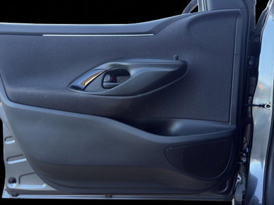 Toyota Yaris 1.5 Hybrid 5 porte Premiere (13)