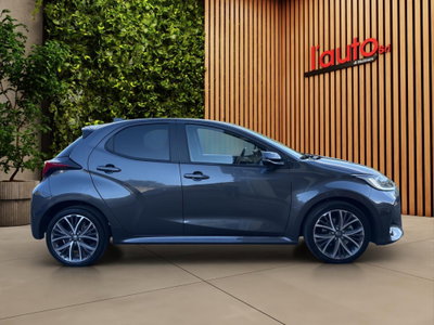 Toyota Yaris 1.5 Hybrid 5 porte Premiere (4)