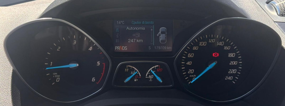 Ford Kuga 2.0 TDCI 180 CV S&S 4WD Powershift Titanium X (16)