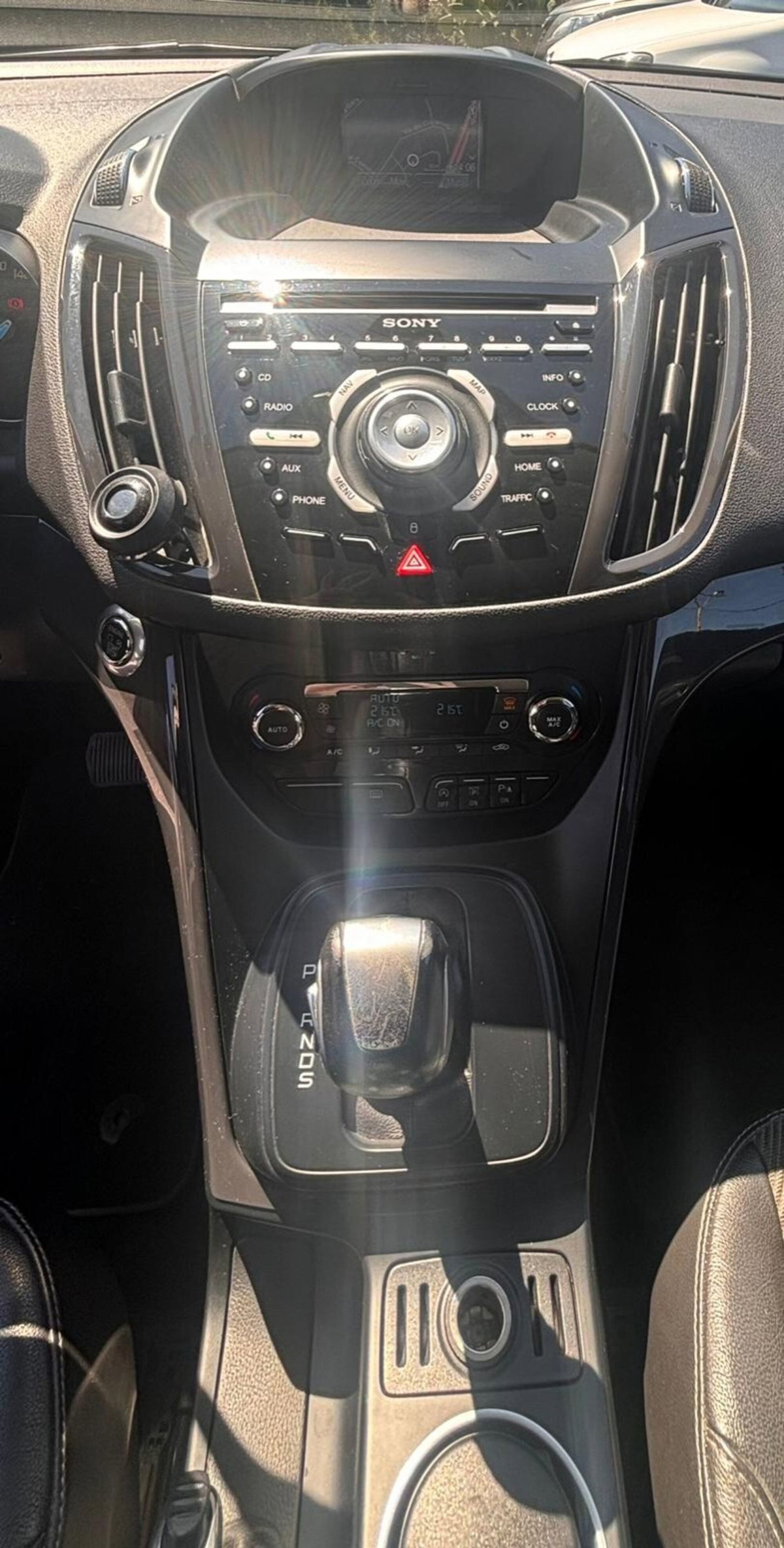 Ford Kuga 2.0 TDCI 180 CV S&S 4WD Powershift Titanium X (18)
