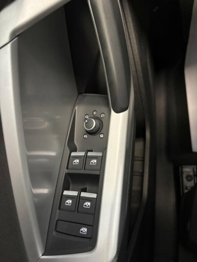 Audi Q3 35 TDI quattro S tronic Business (10)