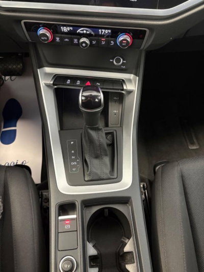 Audi Q3 35 TDI quattro S tronic Business (11)