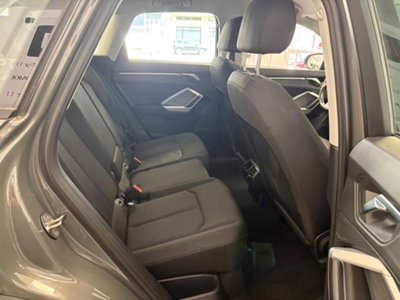 Audi Q3 35 TDI quattro S tronic Business (15)