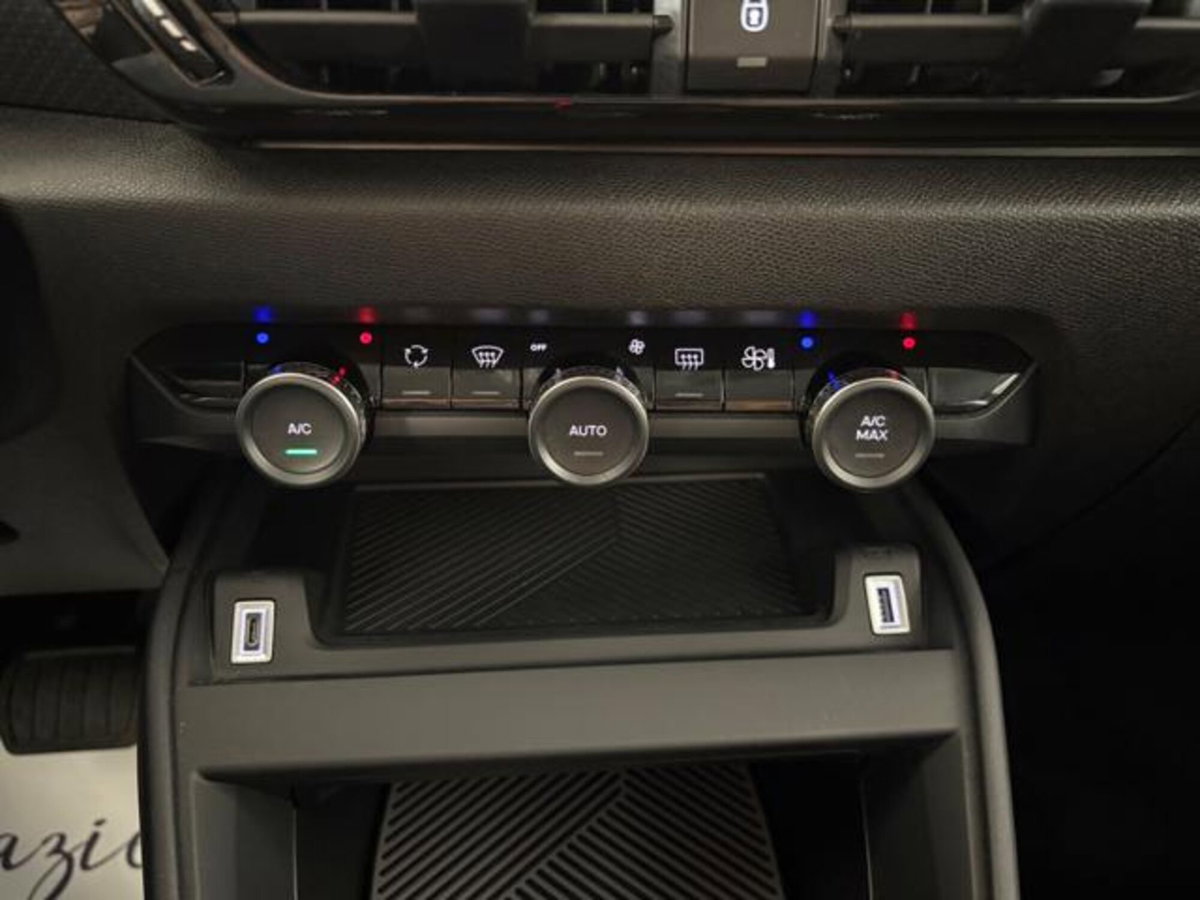 Citroen C4 BlueHDi 130 S&S EAT8 Feel Pack (14)