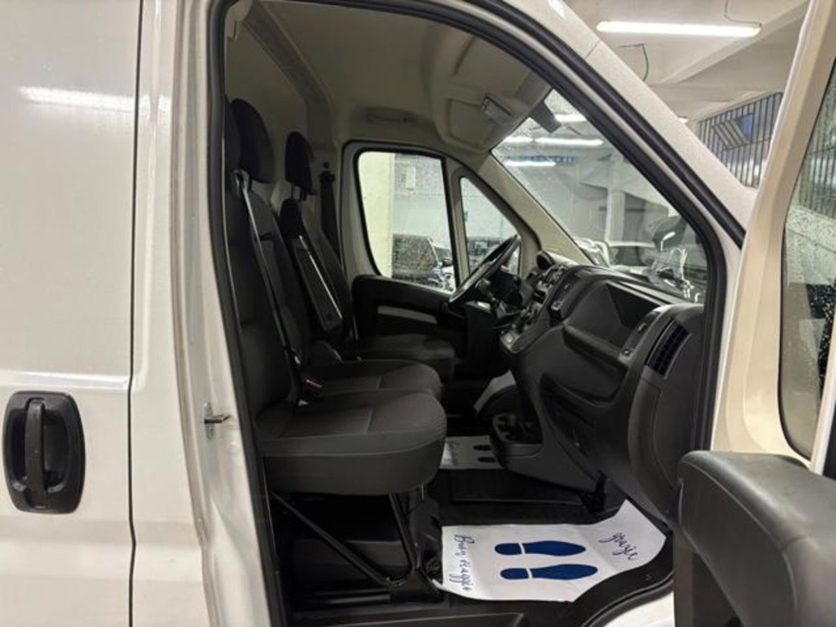Citroen Jumper Furgone 33 BlueHDi 140 S&S PM-TM Furgone Vetrato (19)
