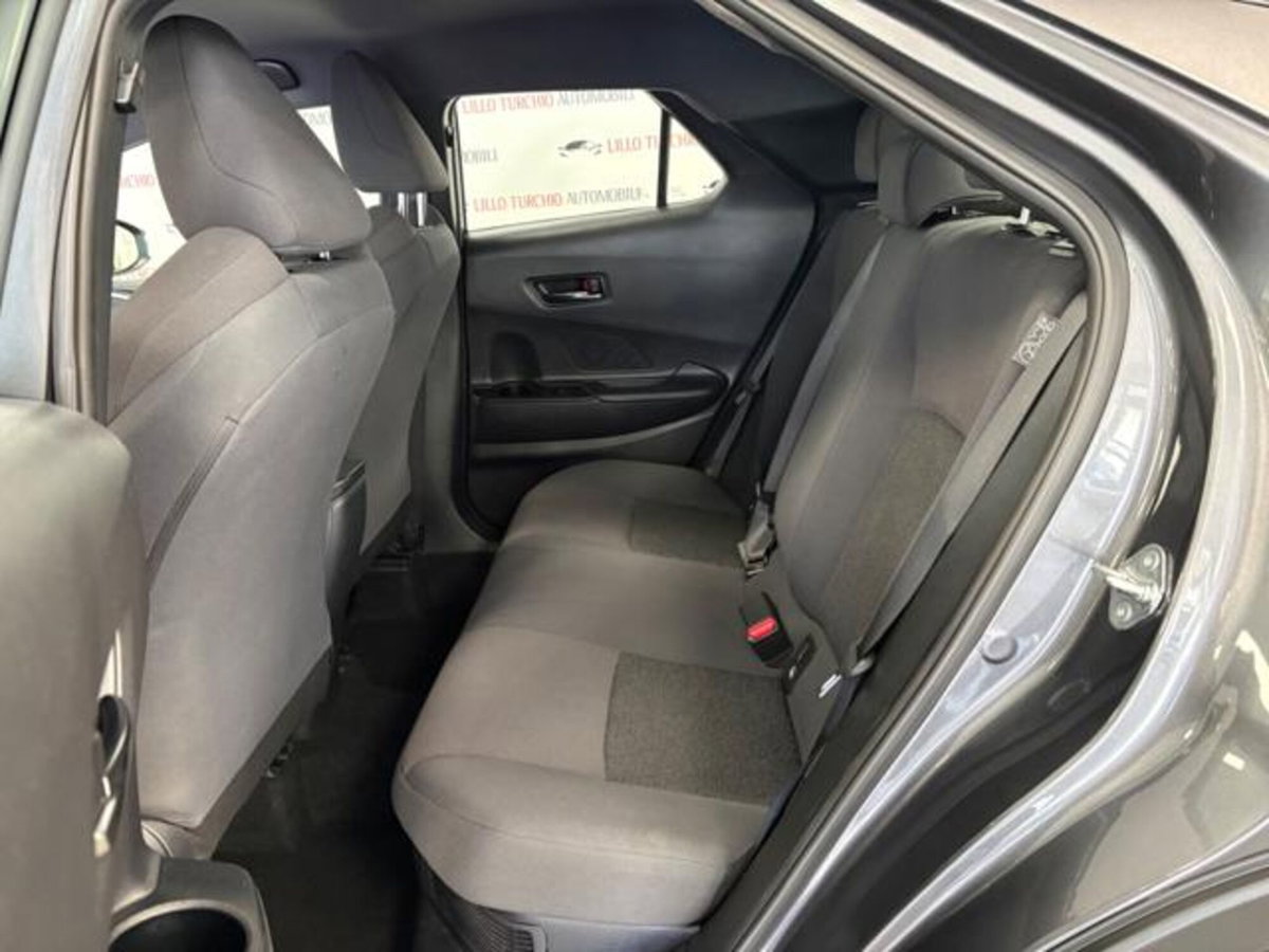 Toyota Toyota C-HR 1.8 hv Active eco fwd e-cvt (16)