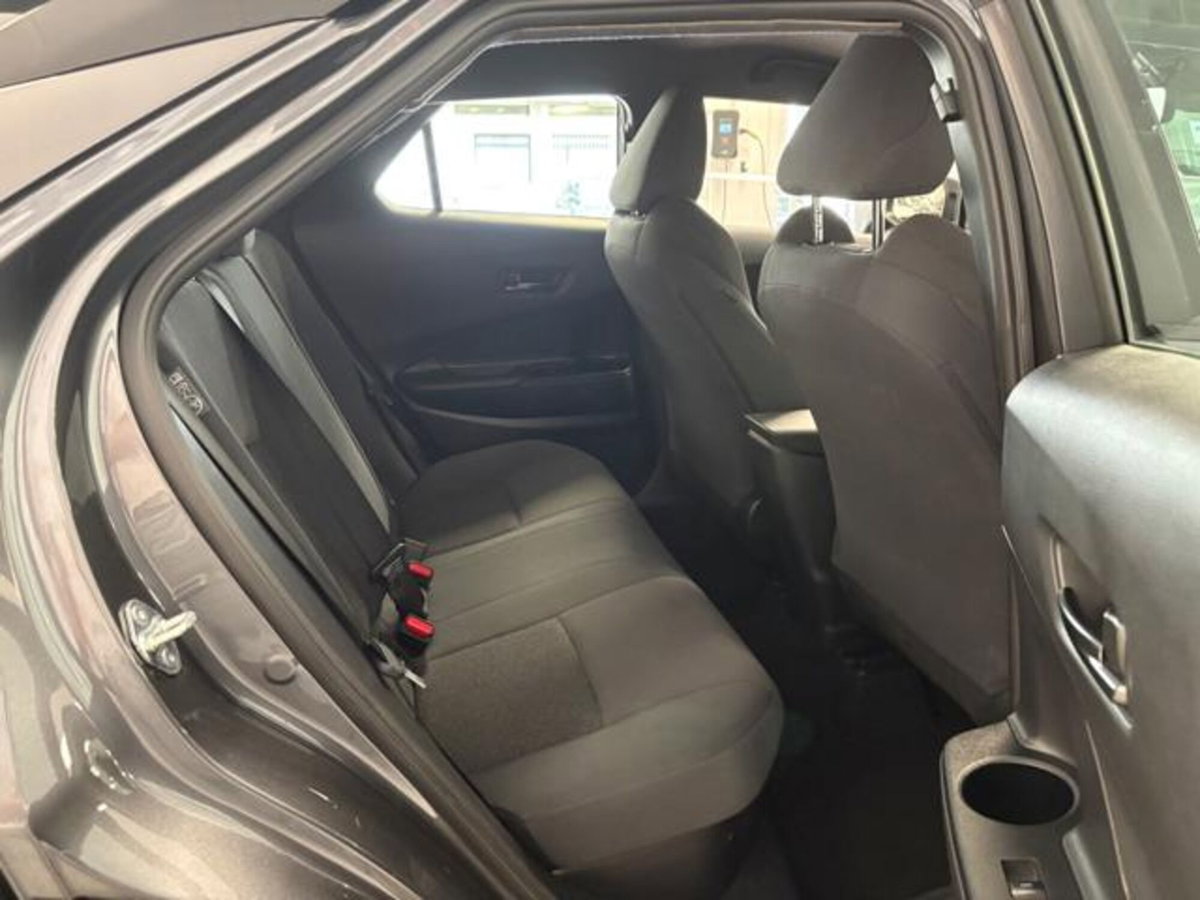Toyota Toyota C-HR 1.8 hv Active eco fwd e-cvt (18)