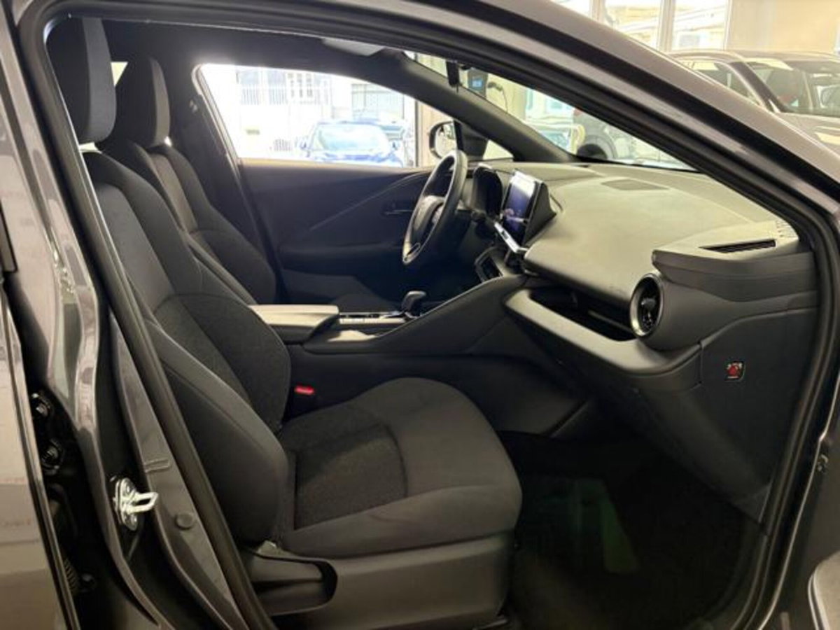Toyota Toyota C-HR 1.8 hv Active eco fwd e-cvt (19)