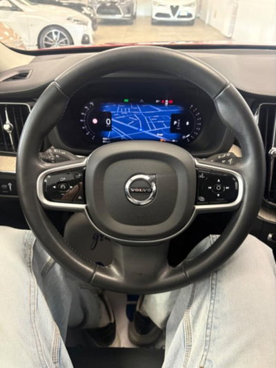 Volvo XC60 B5 AWD automatico Ultimate Bright (9)