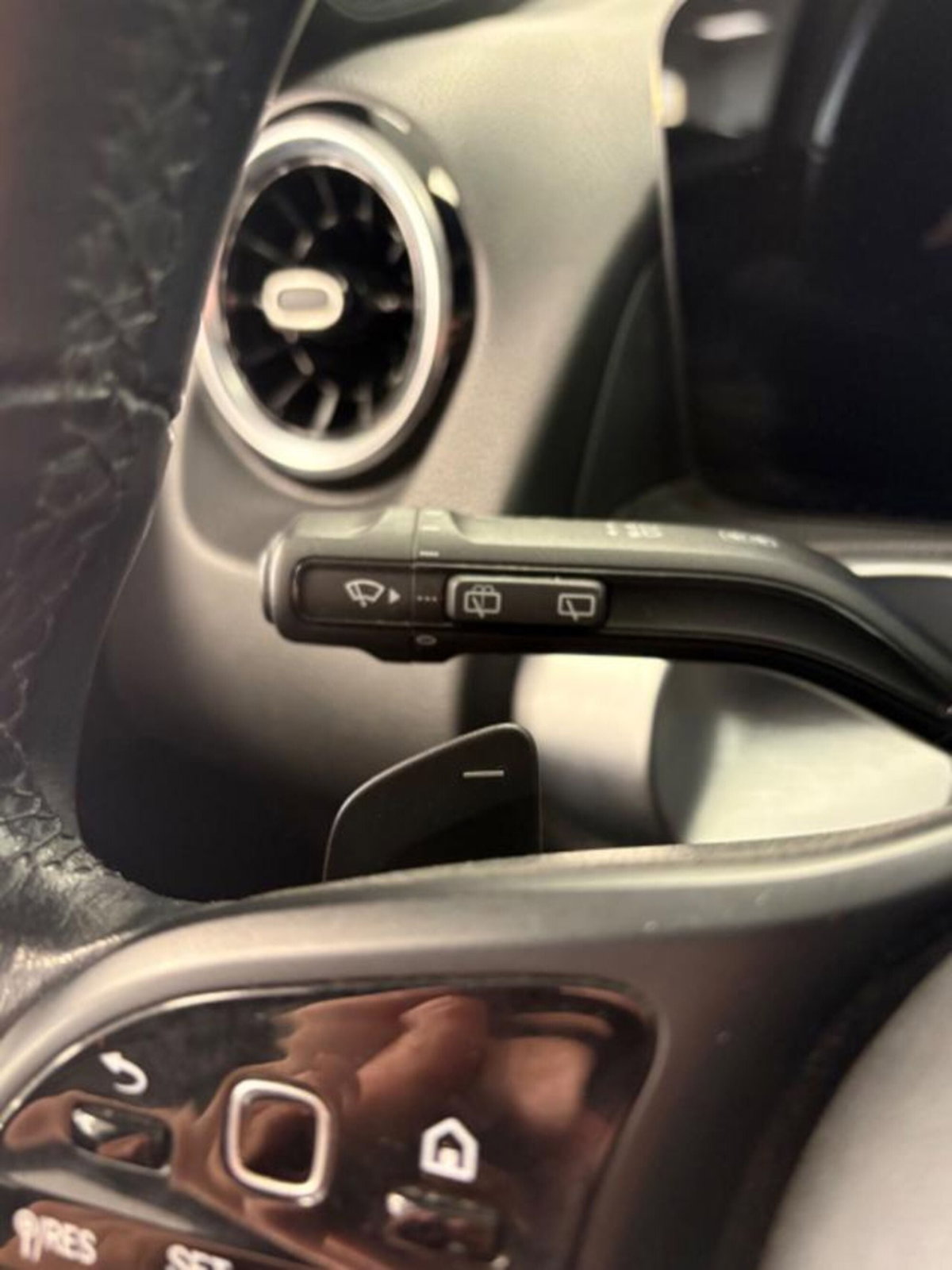 Mercedes-Benz GLB 200 d Automatic Business (12)