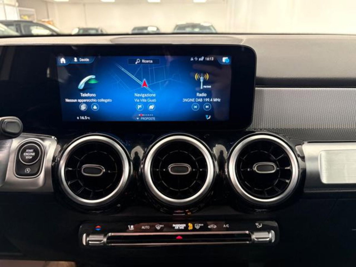 Mercedes-Benz GLB 200 d Automatic Business (15)
