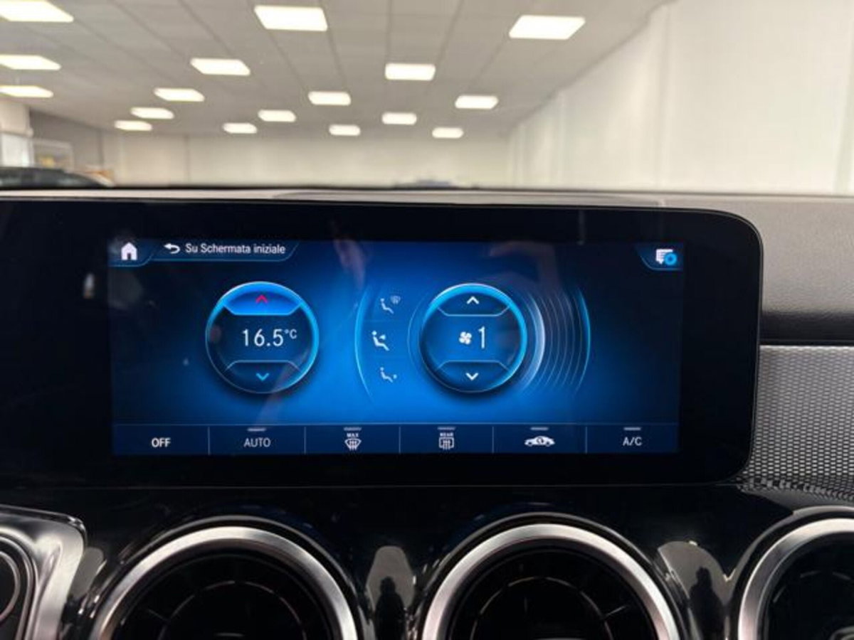 Mercedes-Benz GLB 200 d Automatic Business (16)