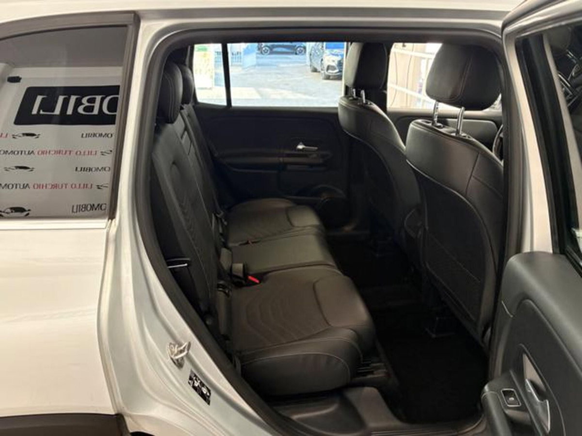 Mercedes-Benz GLB 200 d Automatic Business (19)