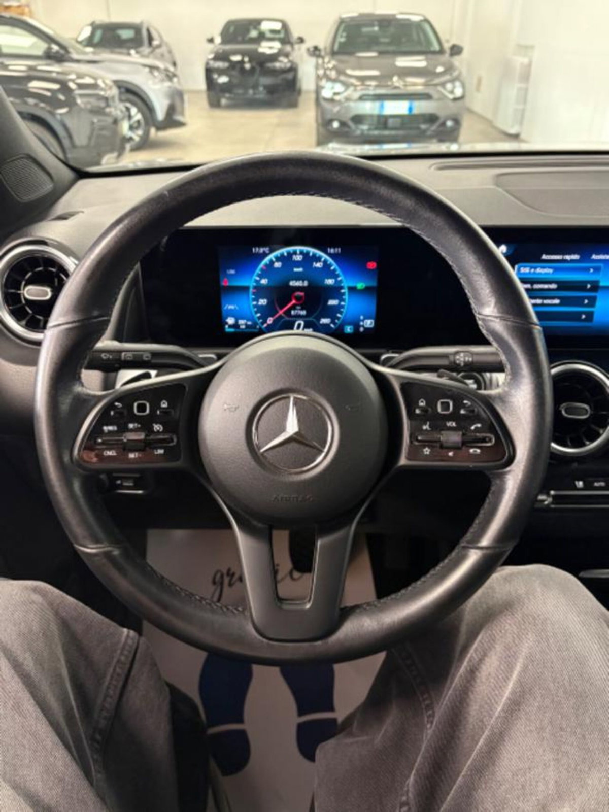 Mercedes-Benz GLB 200 d Automatic Business (9)