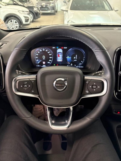 Volvo XC40 T4 Recharge Plug-in Hybrid R-design (8)
