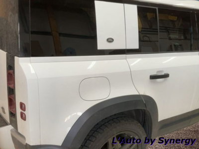 Land Rover Defender 110 2.0 SD4 AWD Auto SE (4)