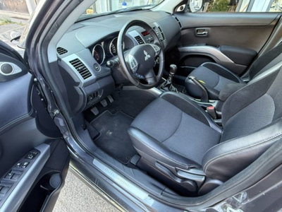 Mitsubishi Outlander 2.2 DI-D Instyle DPF 7 p.ti (11)