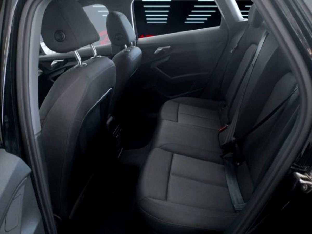 Audi A3 Sportback 30 g-tron S tronic Business (16)