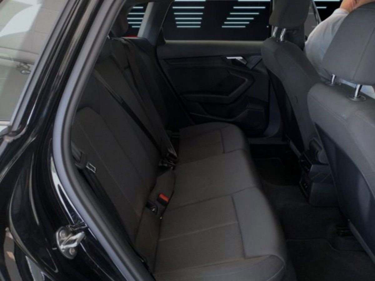 Audi A3 Sportback 30 g-tron S tronic Business (17)