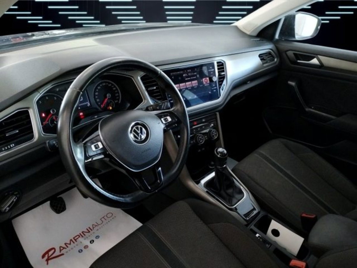 Volkswagen T-Roc 1.0 tsi Edition 110cv (14)