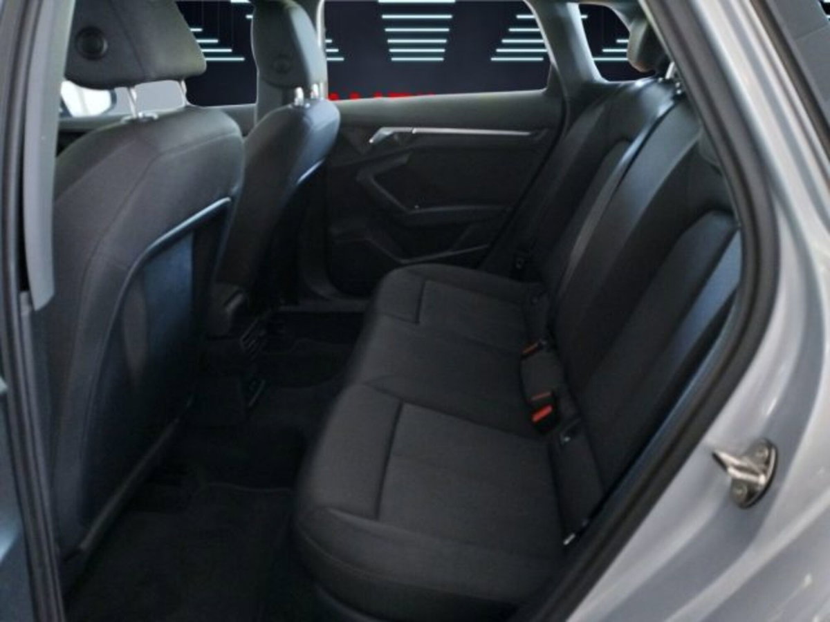 Audi A3 Sportback 30 g-tron S tronic Business (17)