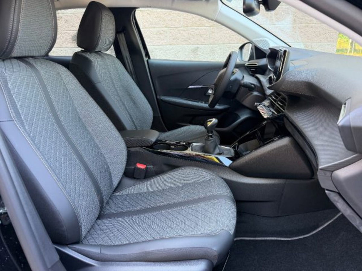 Peugeot 208 1.2 puretech Active s&s 100cv (11)
