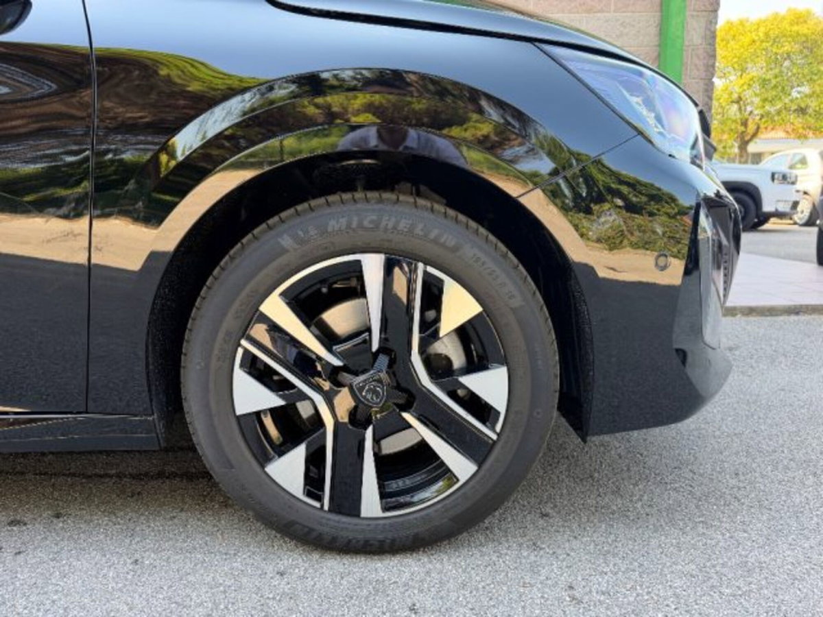 Peugeot 208 1.2 puretech Active s&s 100cv (5)