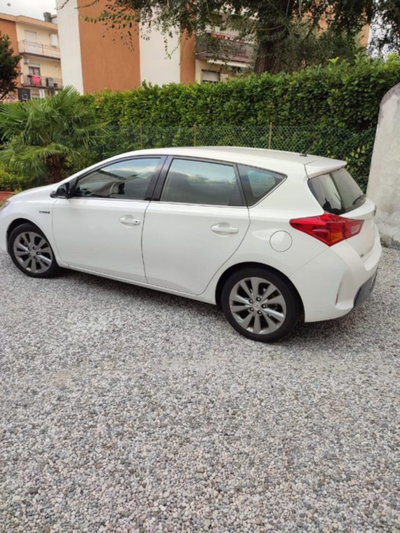 Toyota Auris 1.8 Hybrid Active Plus (2)