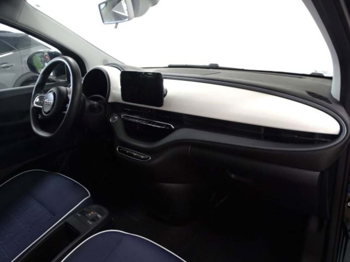 Fiat 500e Action Berlina 23,65 kWh (13)