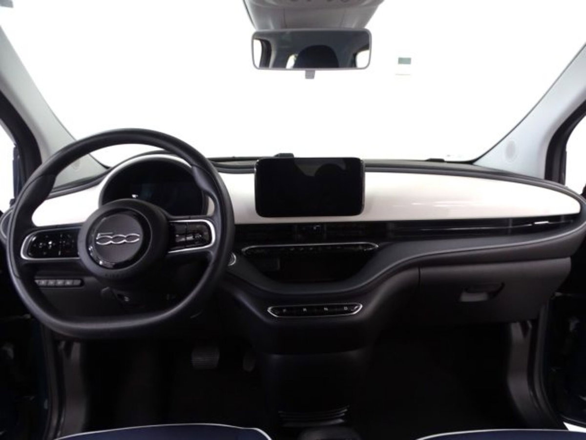 Fiat 500e Action Berlina 23,65 kWh (15)