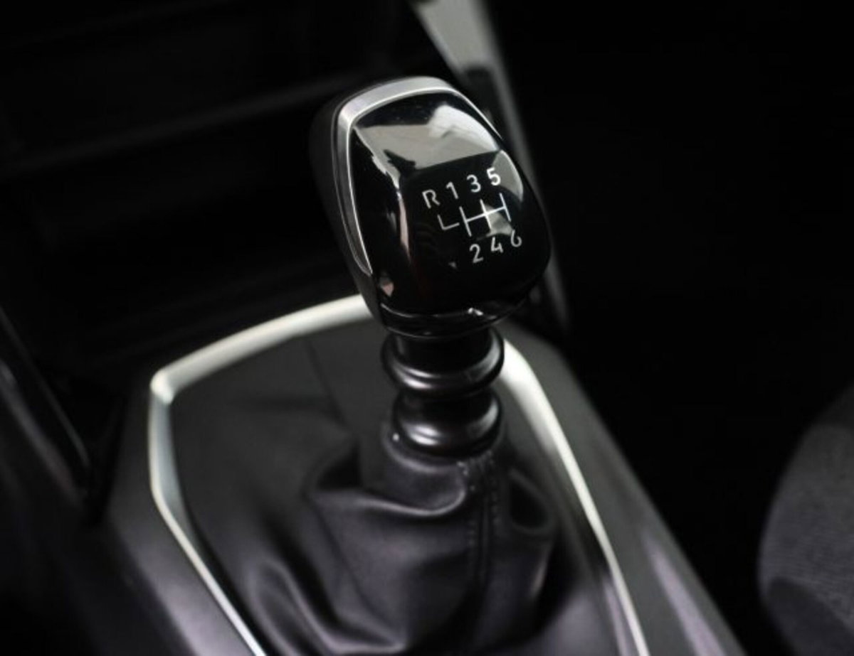Peugeot 208 1.2 puretech Active s&s 100cv (19)