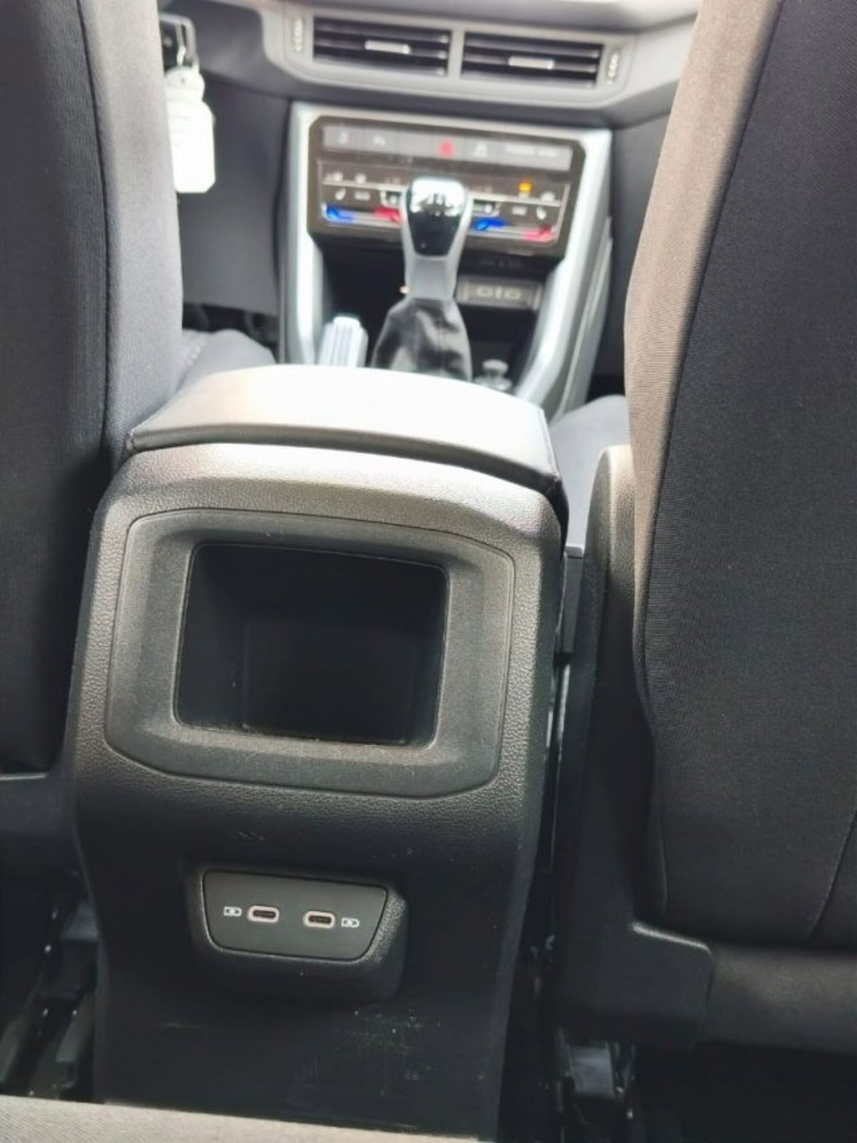 Volkswagen T-Cross 1.0 TSI 110 CV Sport (17)