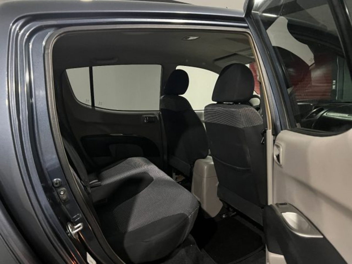 Mitsubishi L200 2.5 DI-D/167CV Double Cab Warrior (10)