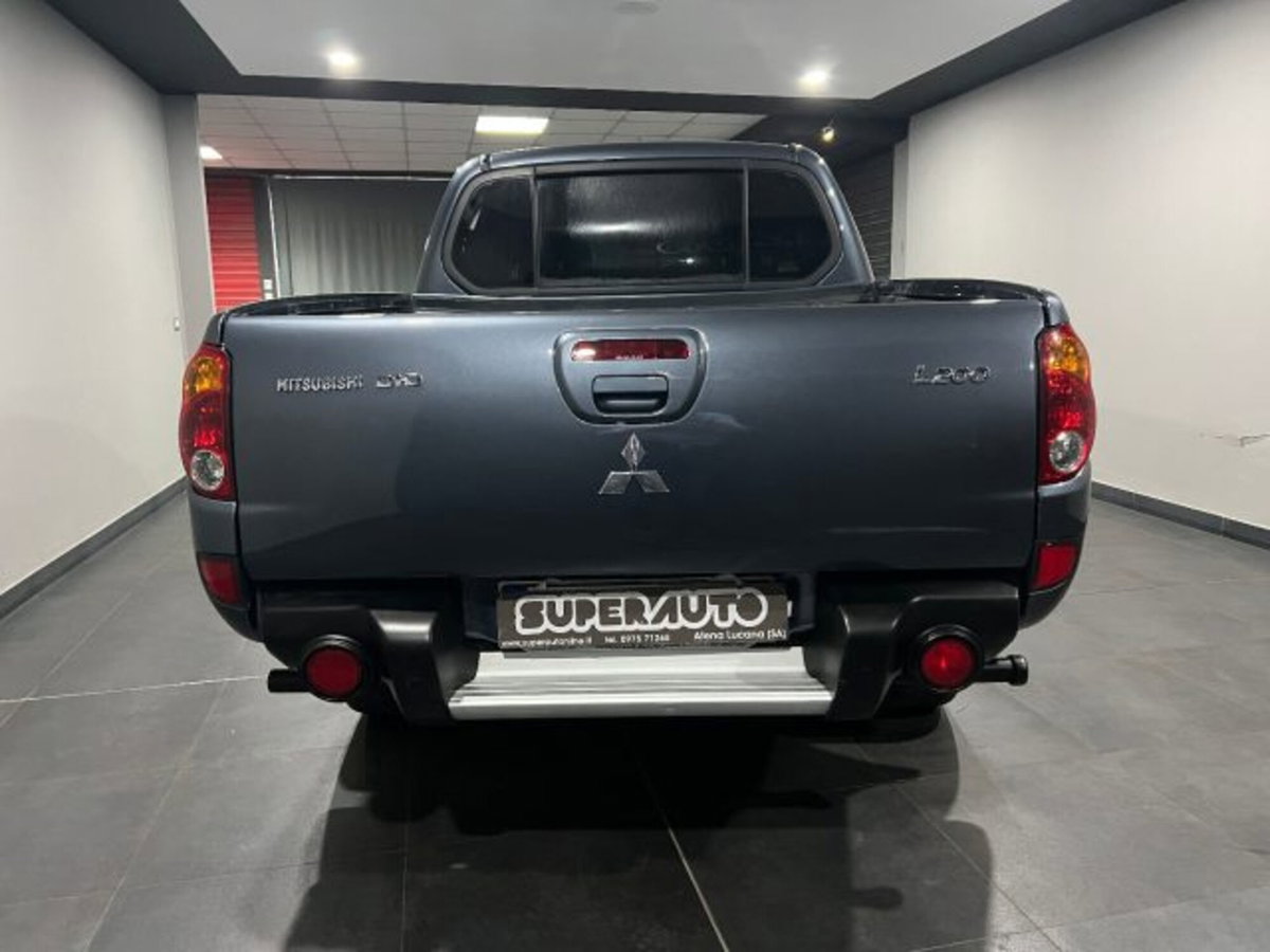Mitsubishi L200 2.5 DI-D/167CV Double Cab Warrior (5)