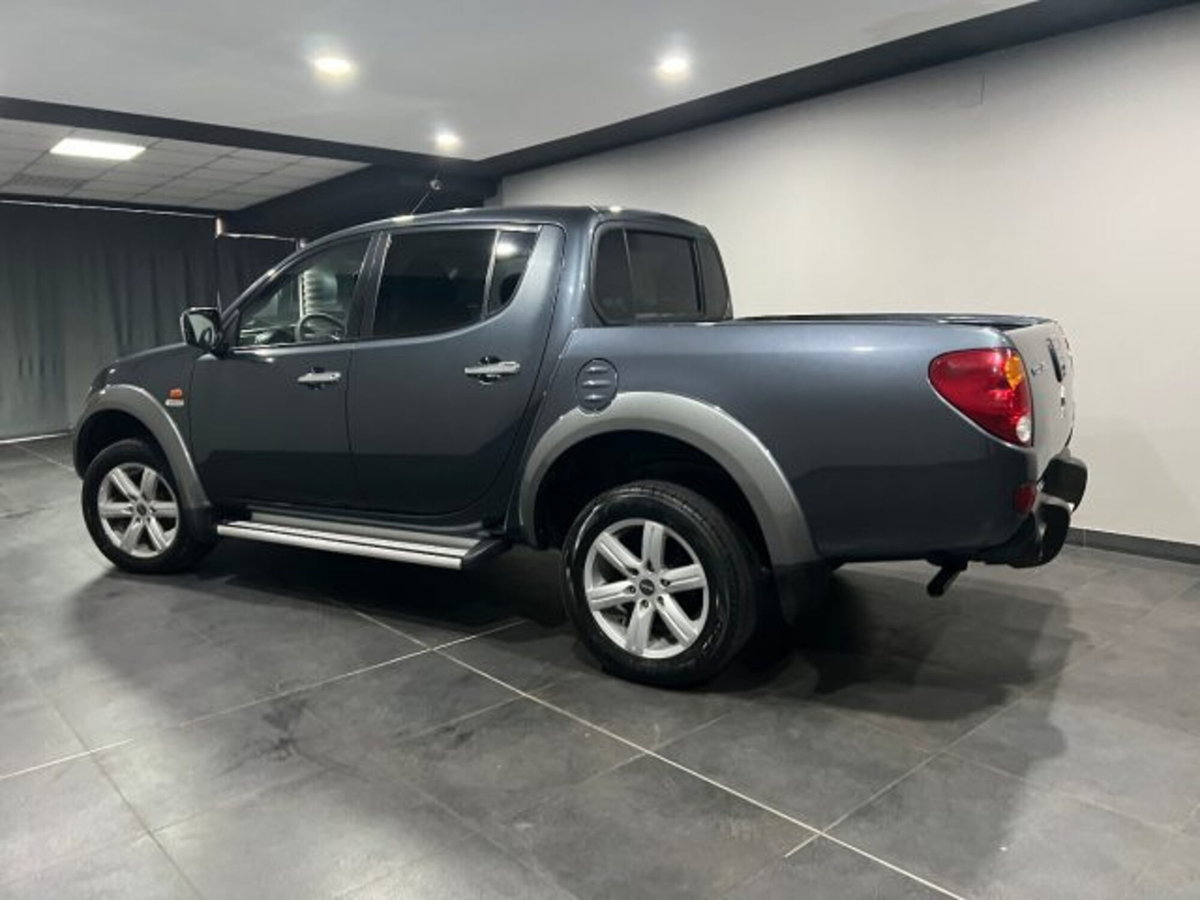 Mitsubishi L200 2.5 DI-D/167CV Double Cab Warrior (6)