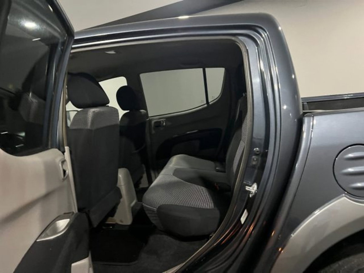 Mitsubishi L200 2.5 DI-D/167CV Double Cab Warrior (9)