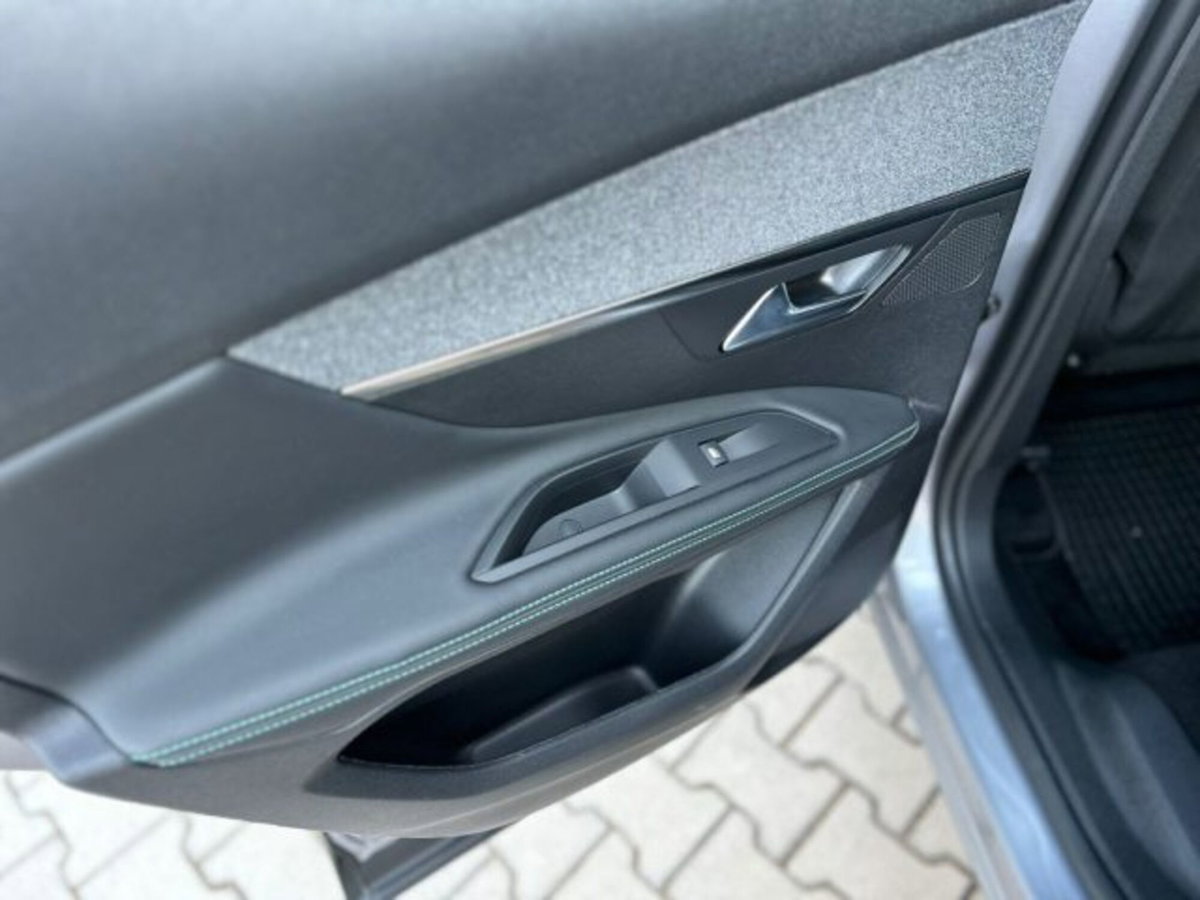 Peugeot 3008 BlueHDi 130 S&S EAT8 Allure Pack (15)