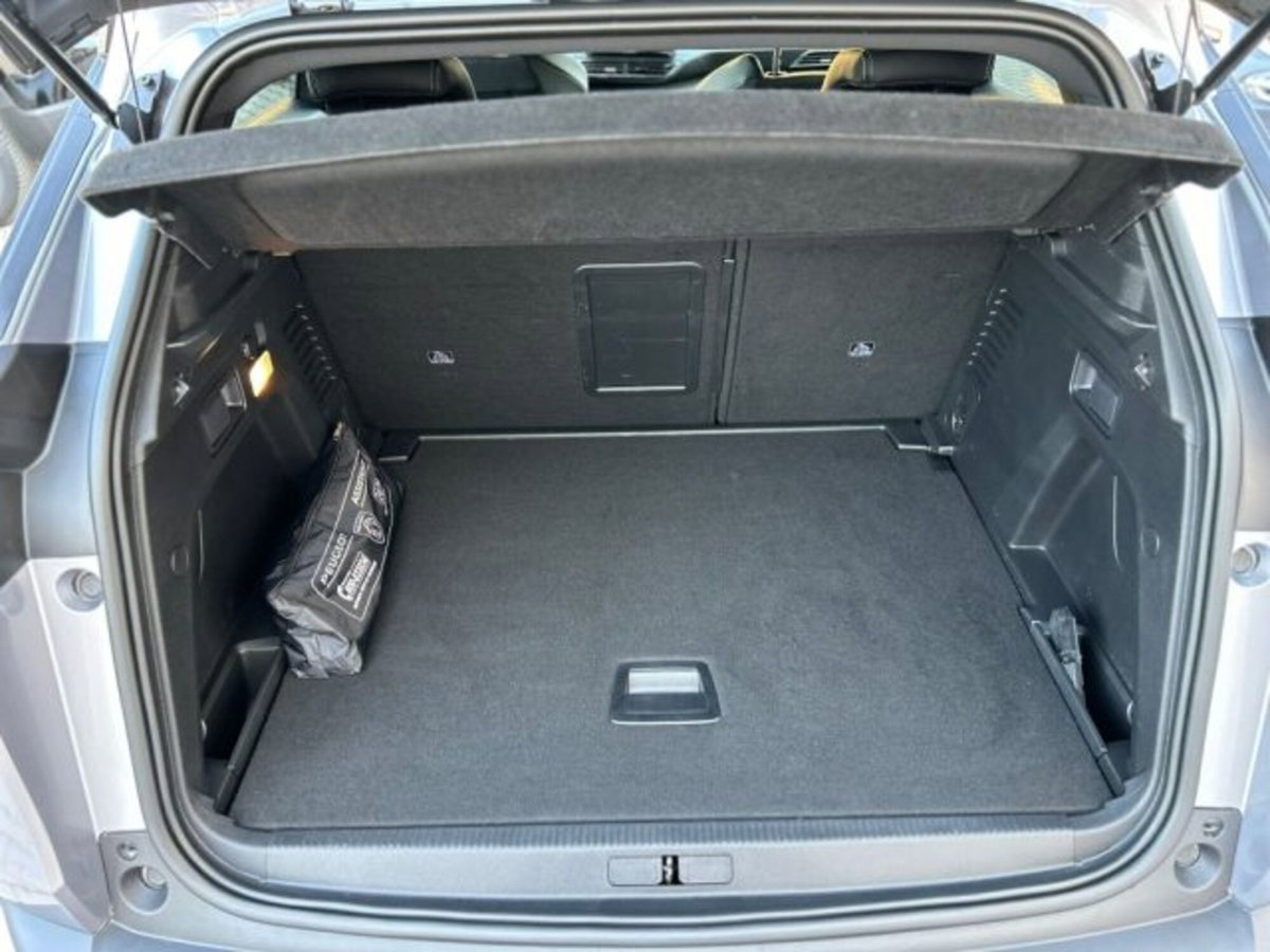 Peugeot 3008 BlueHDi 130 S&S EAT8 Allure Pack (17)