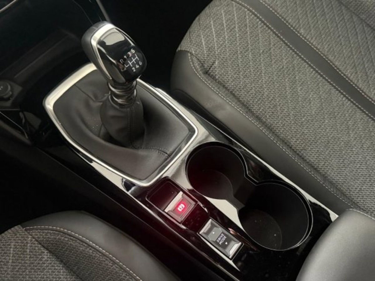 Peugeot 2008 PureTech 100 S&S Allure (14)