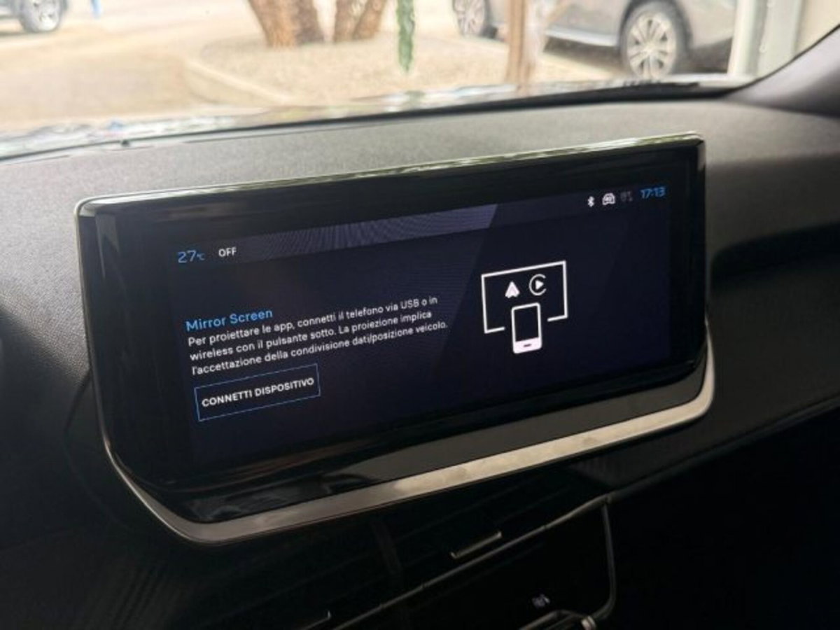 Peugeot 2008 PureTech 100 S&S Allure (16)