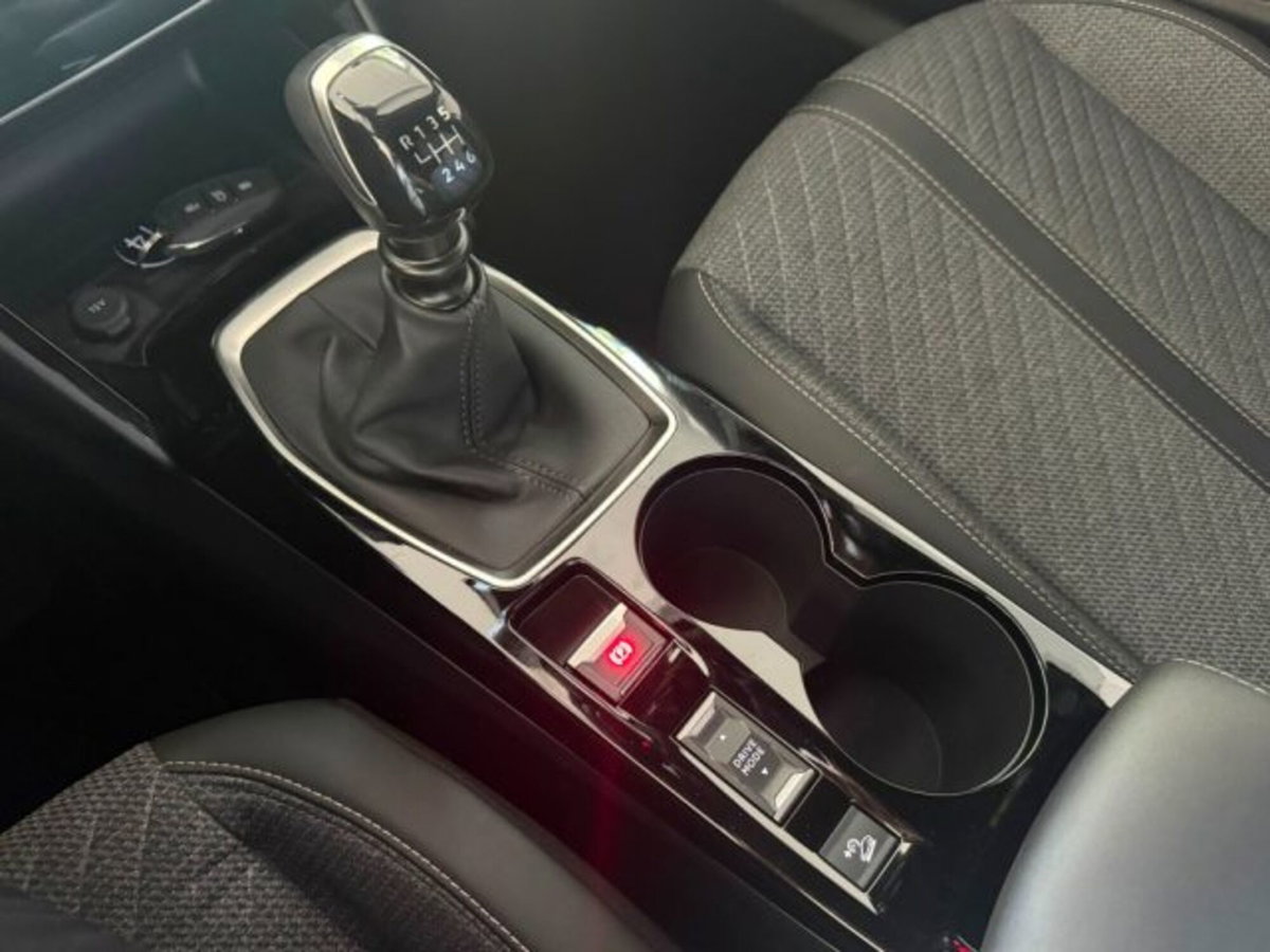 Peugeot 2008 PureTech 100 S&S Allure (13)