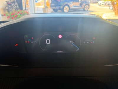 Peugeot 2008 PureTech 100 S&S Allure (19)