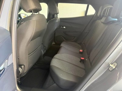 Peugeot 2008 PureTech 100 S&S Allure (9)