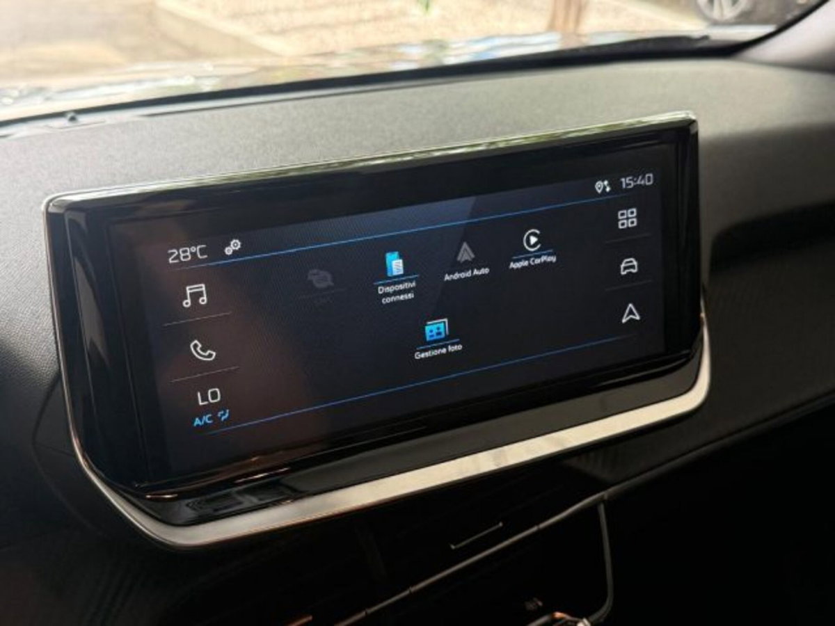 Peugeot 2008 PureTech 100 S&S Active (9)