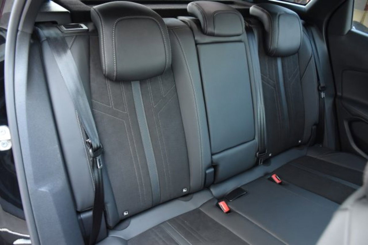Peugeot 3008 BlueHDi 180 S&S EAT8 GT Pack (19)