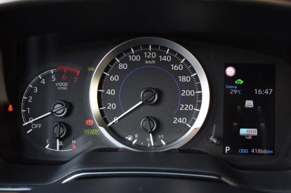 Toyota Corolla Touring Sports Active 1.8 Hybrid  Tech (10)