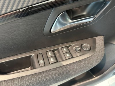 Peugeot 208 1.2 hybrid Active 100cv e-dcs 6 (11)